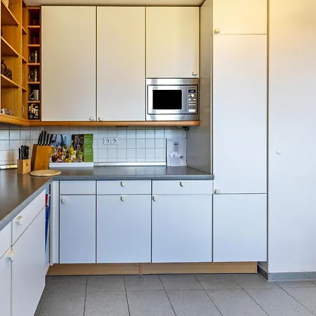 Geraeumige Mit Garten 아파트