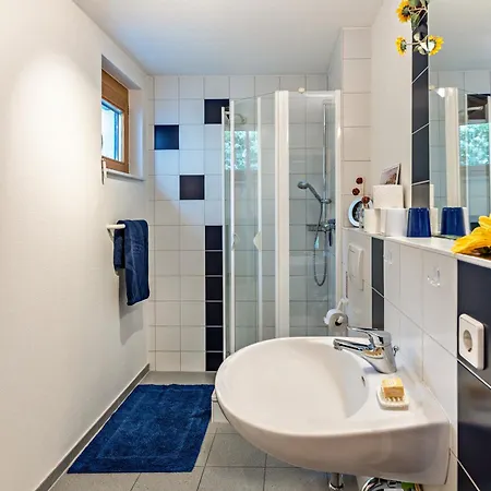 Geraeumige Mit Garten Denkingen