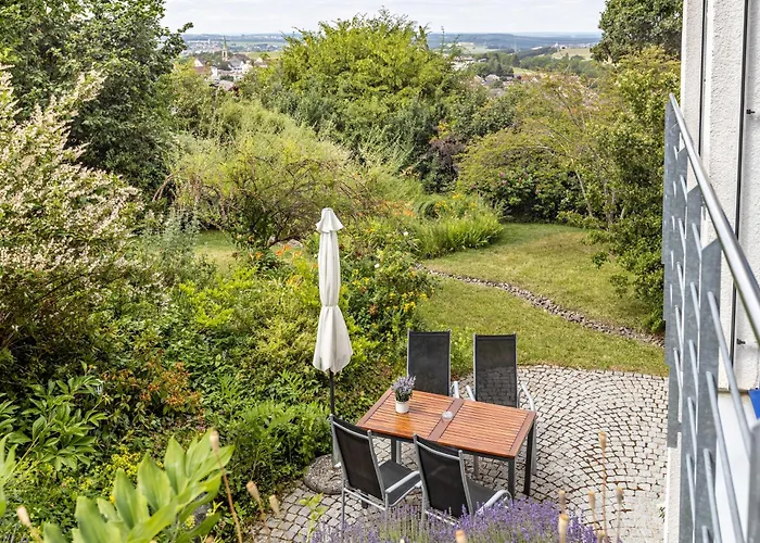 Geraeumige Mit Garten Denkingen